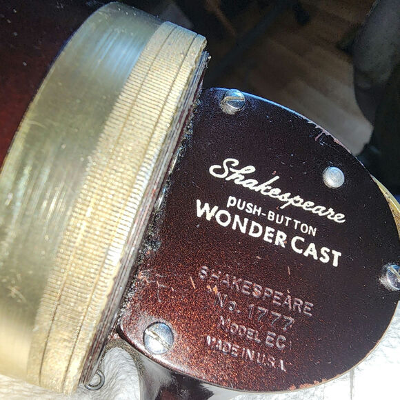 VINTAGE SHAKESPEARE 1777 PUSH BUTTON WONDERCAST FISHING REEL - Picture 8 of 8
